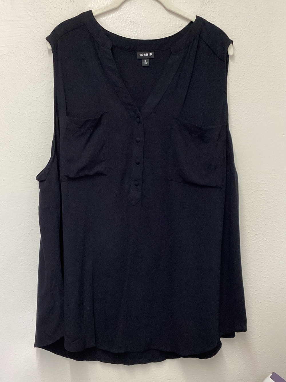 torrid Black Sleeveless V-Neck Henley Tunic